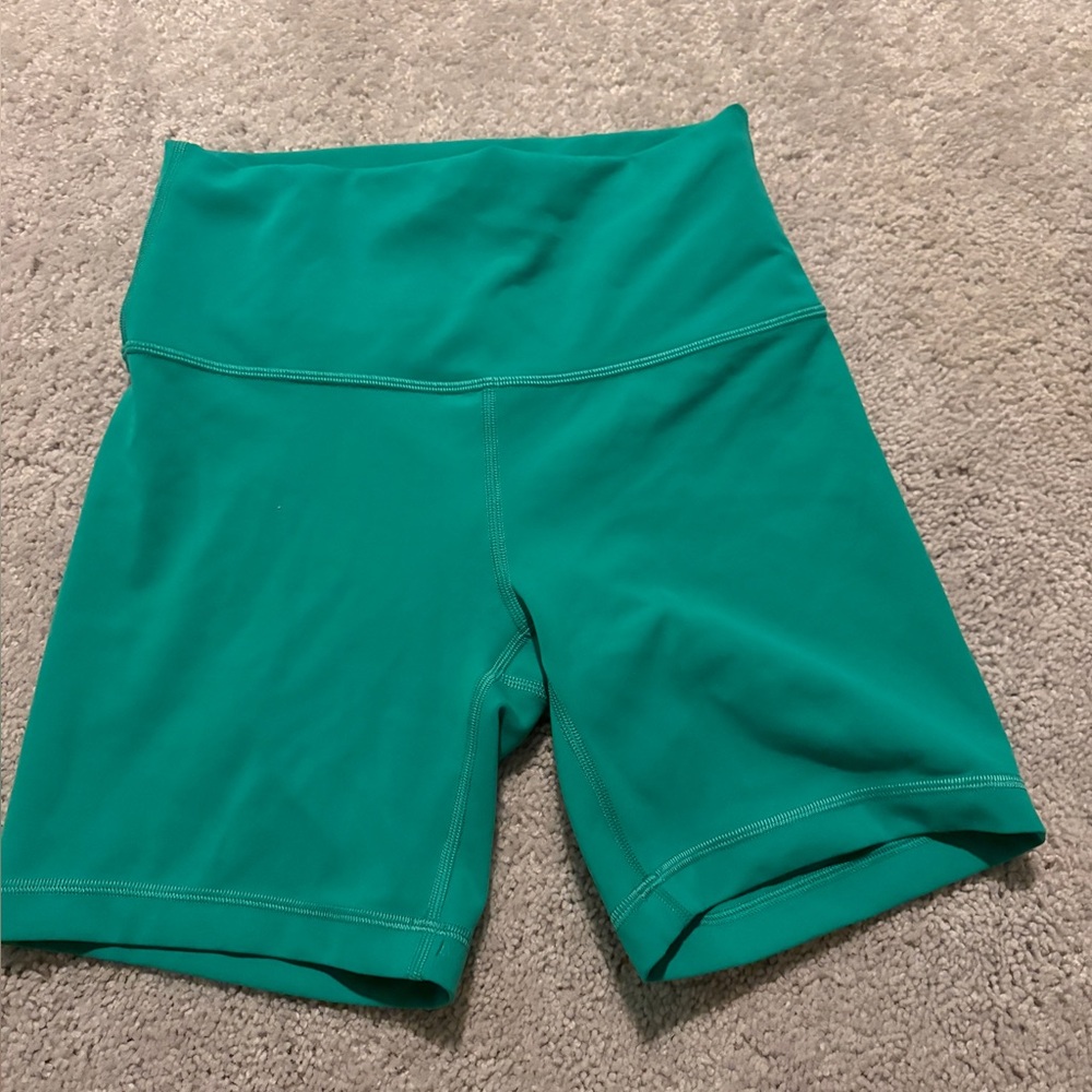 Lululemon 6’ biker shorts